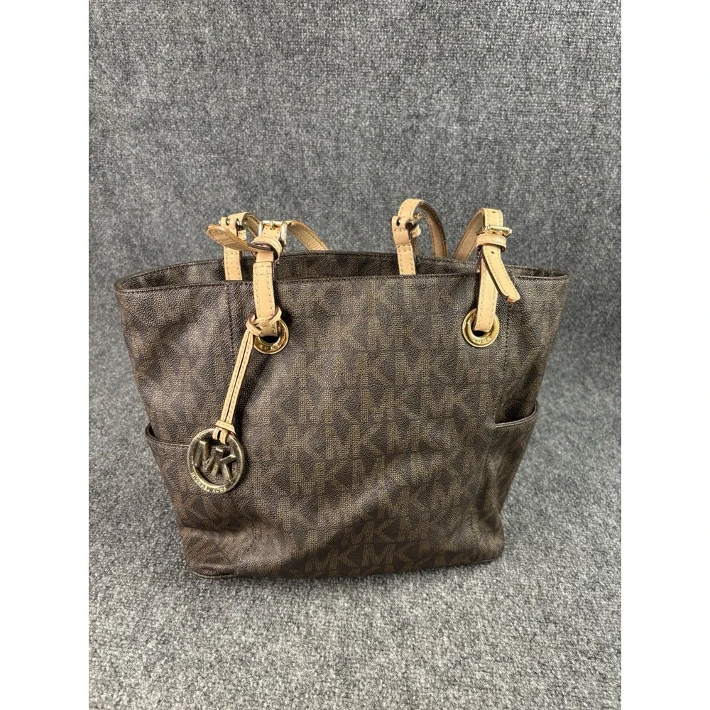 Michael Kors Signature Jet Set Shoulder Bag  Brown Tote MK  Leather Monogram